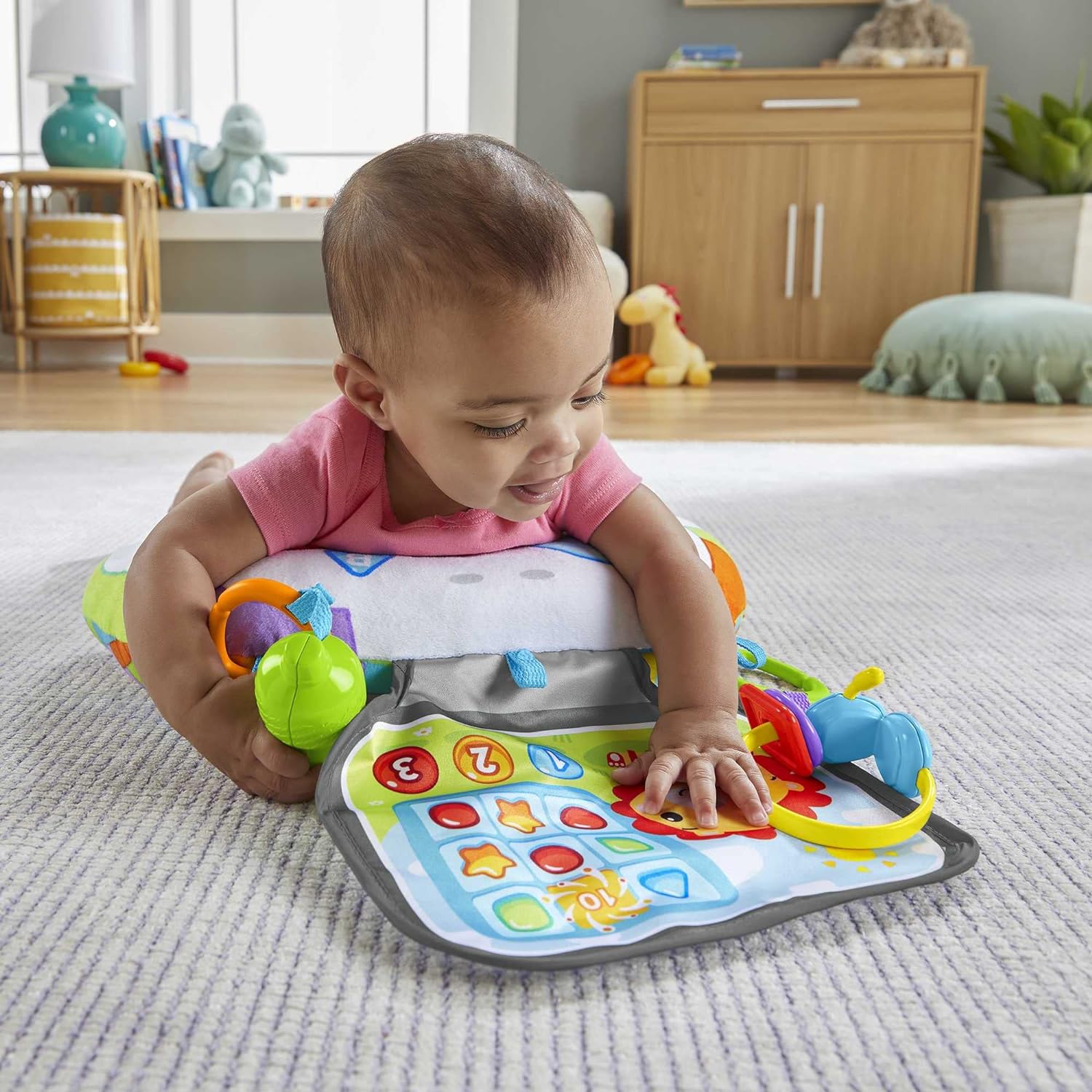 Fisher-Price Baby Littlest Gamer Tummy Time Wedge with 2 Linkable Baby ...